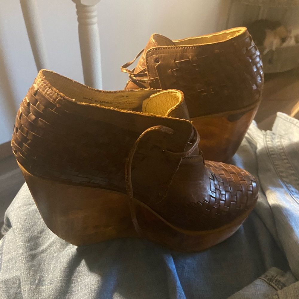 Rare bed Stu wedges